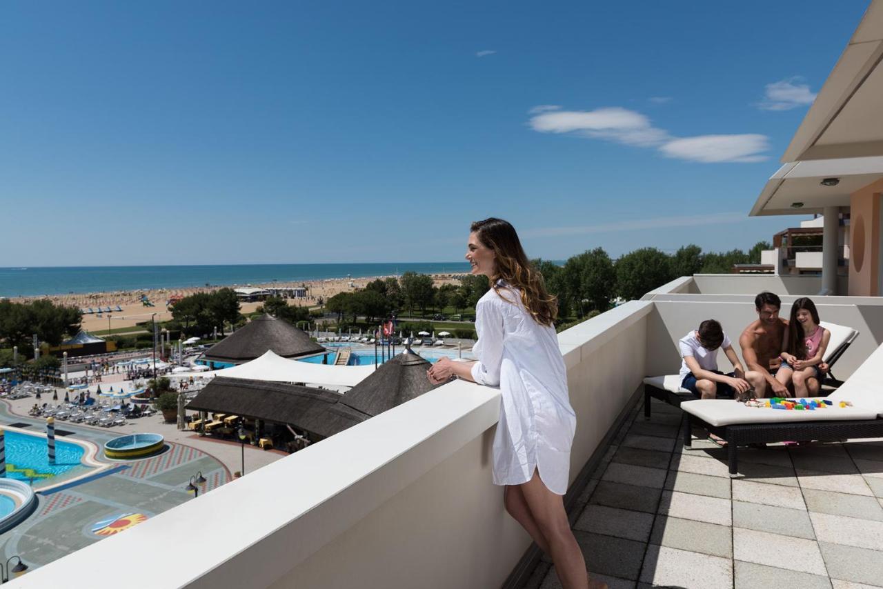 Aparthotel Holiday 4*