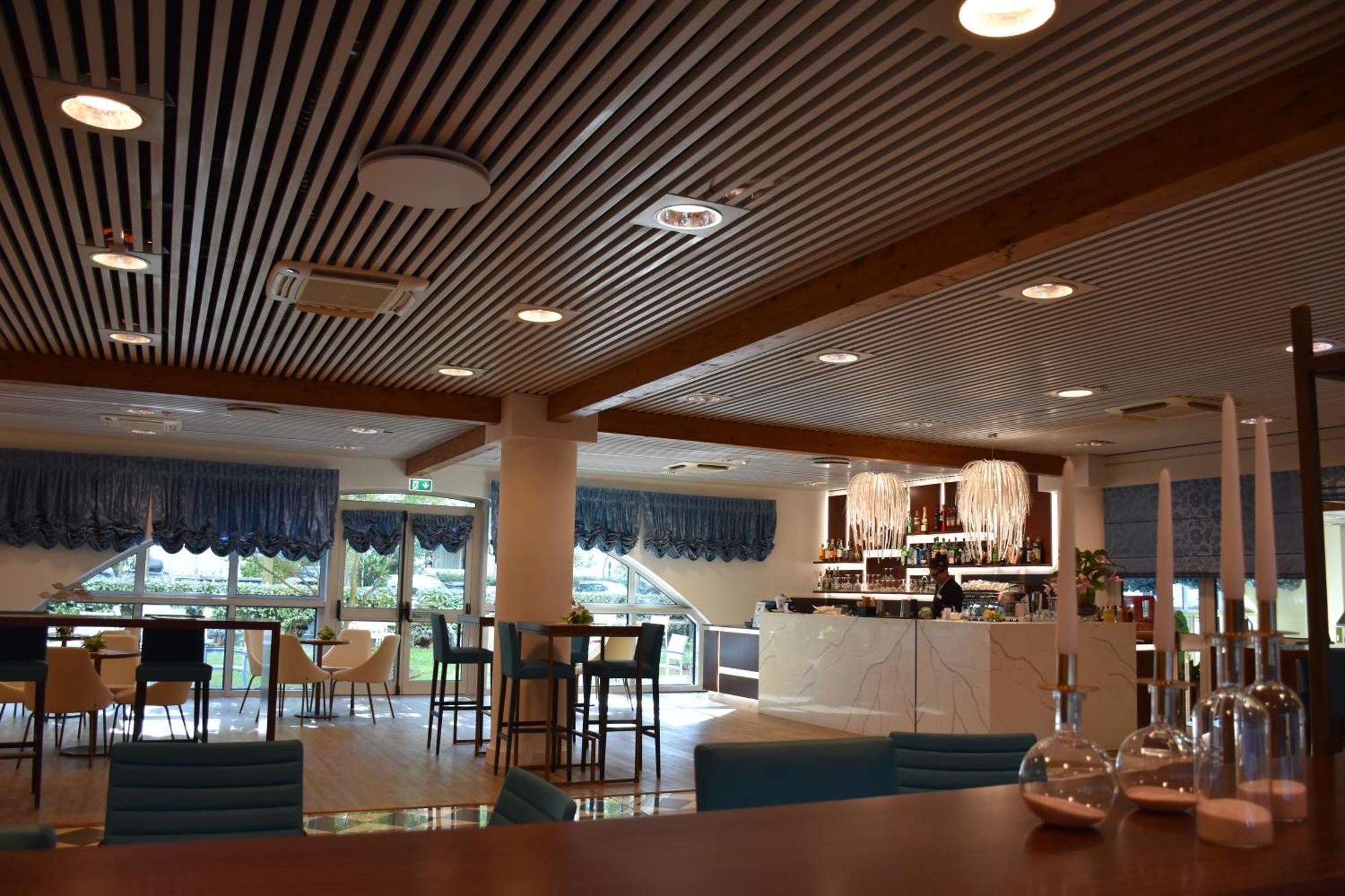 Aparthotel Holiday 4*