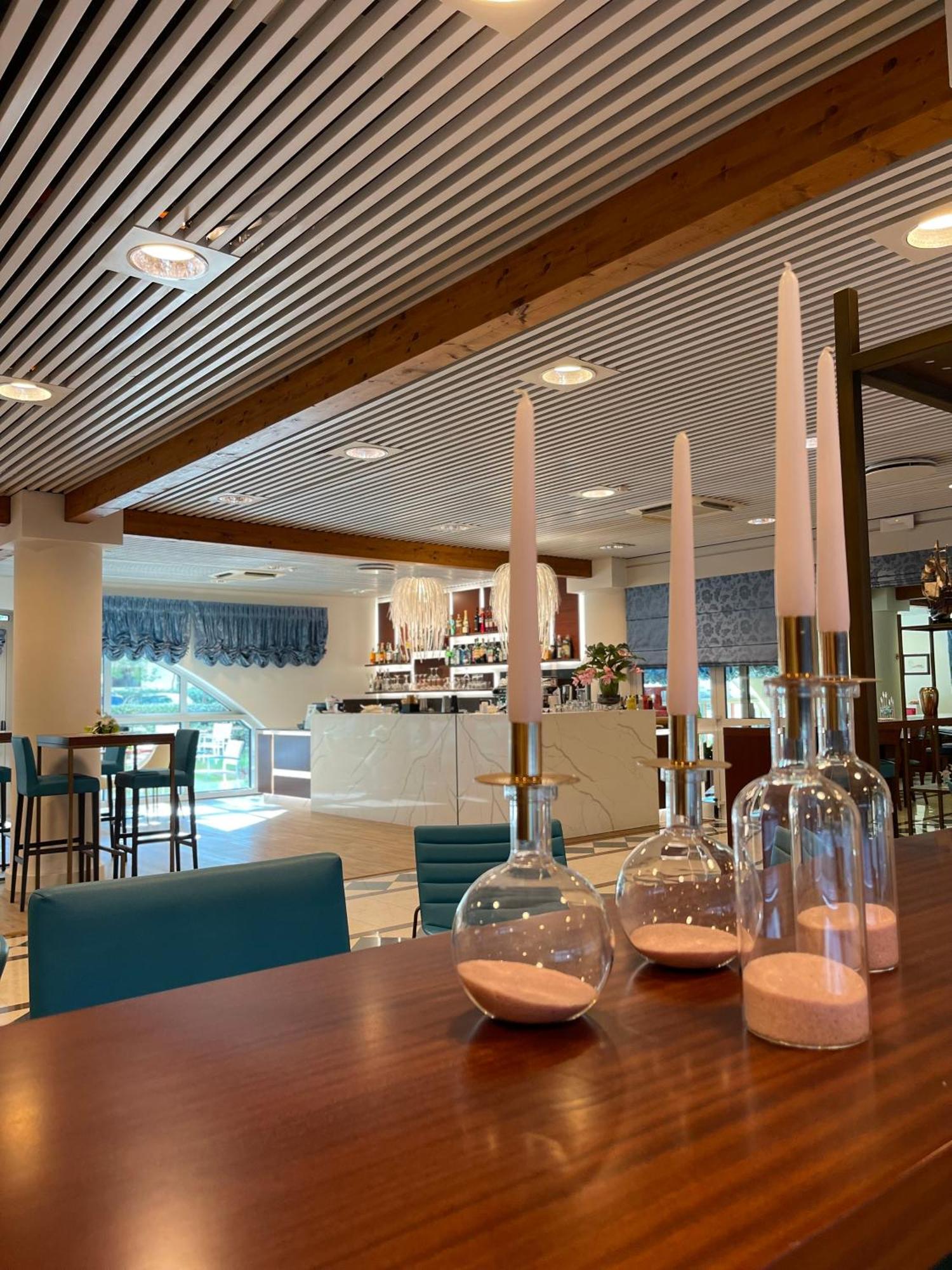 Aparthotel Holiday Hotel 4*