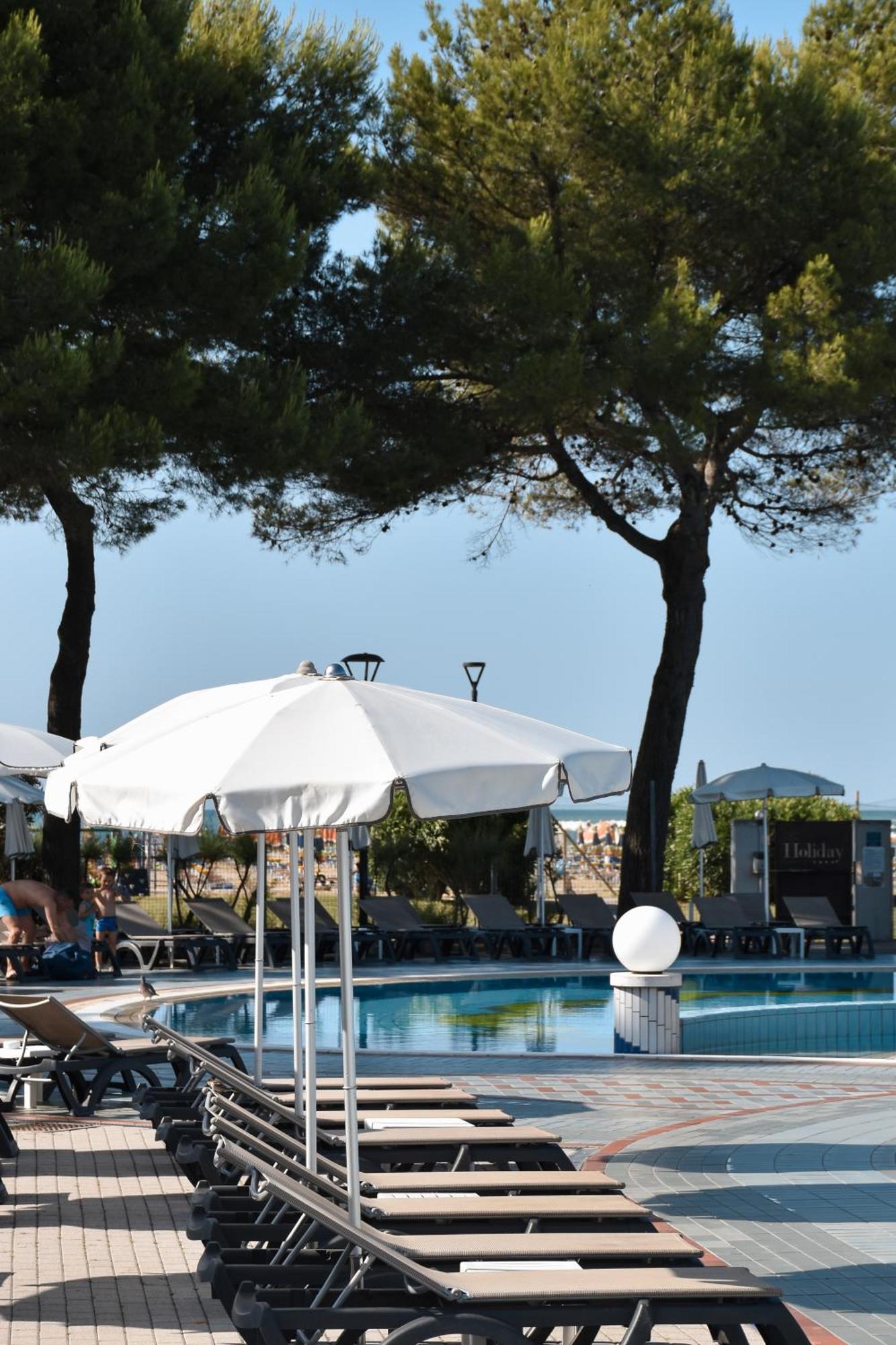 Hotel Aparthotel Holiday 4*