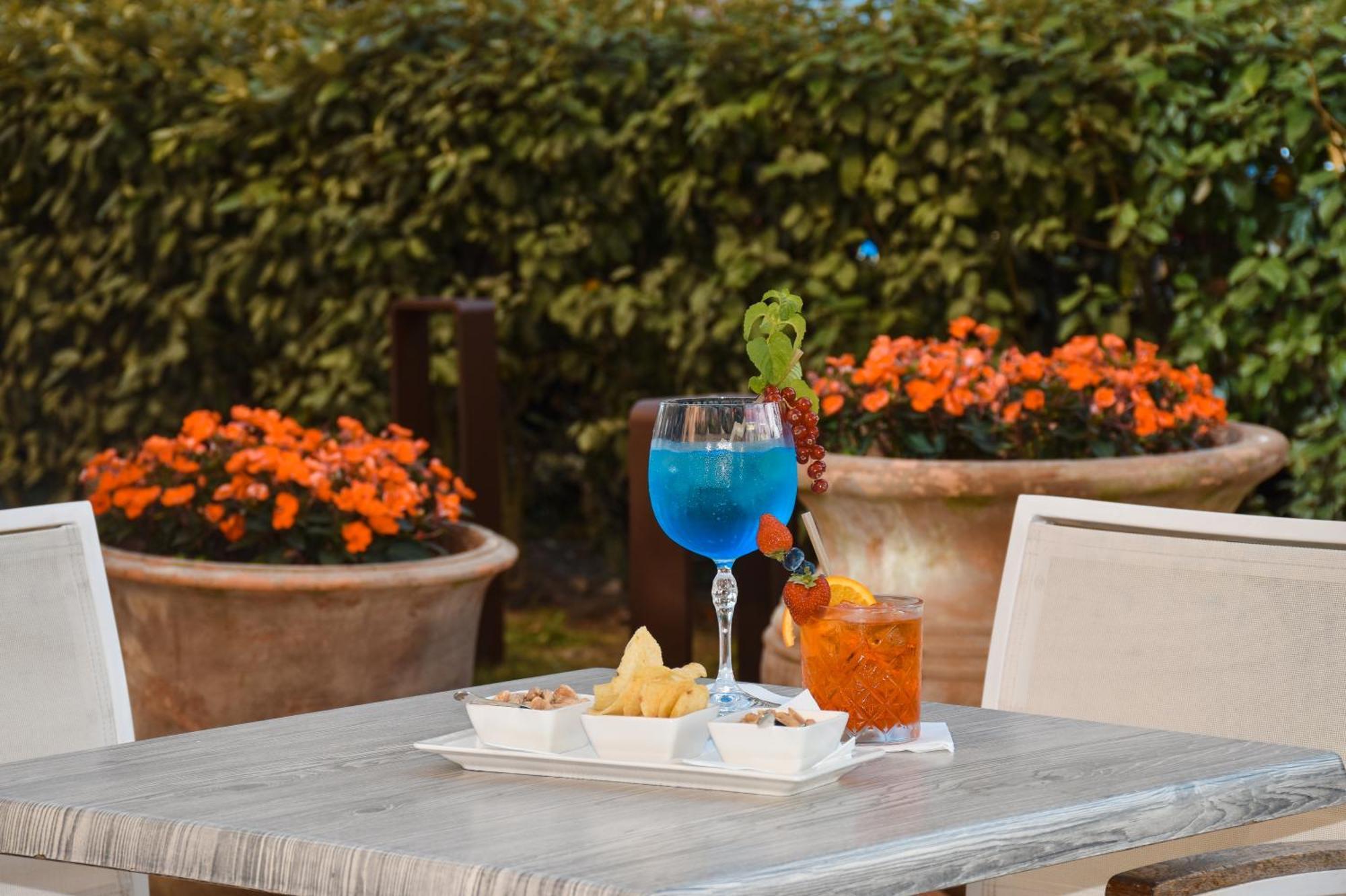 Aparthotel Holiday 4* Bibione