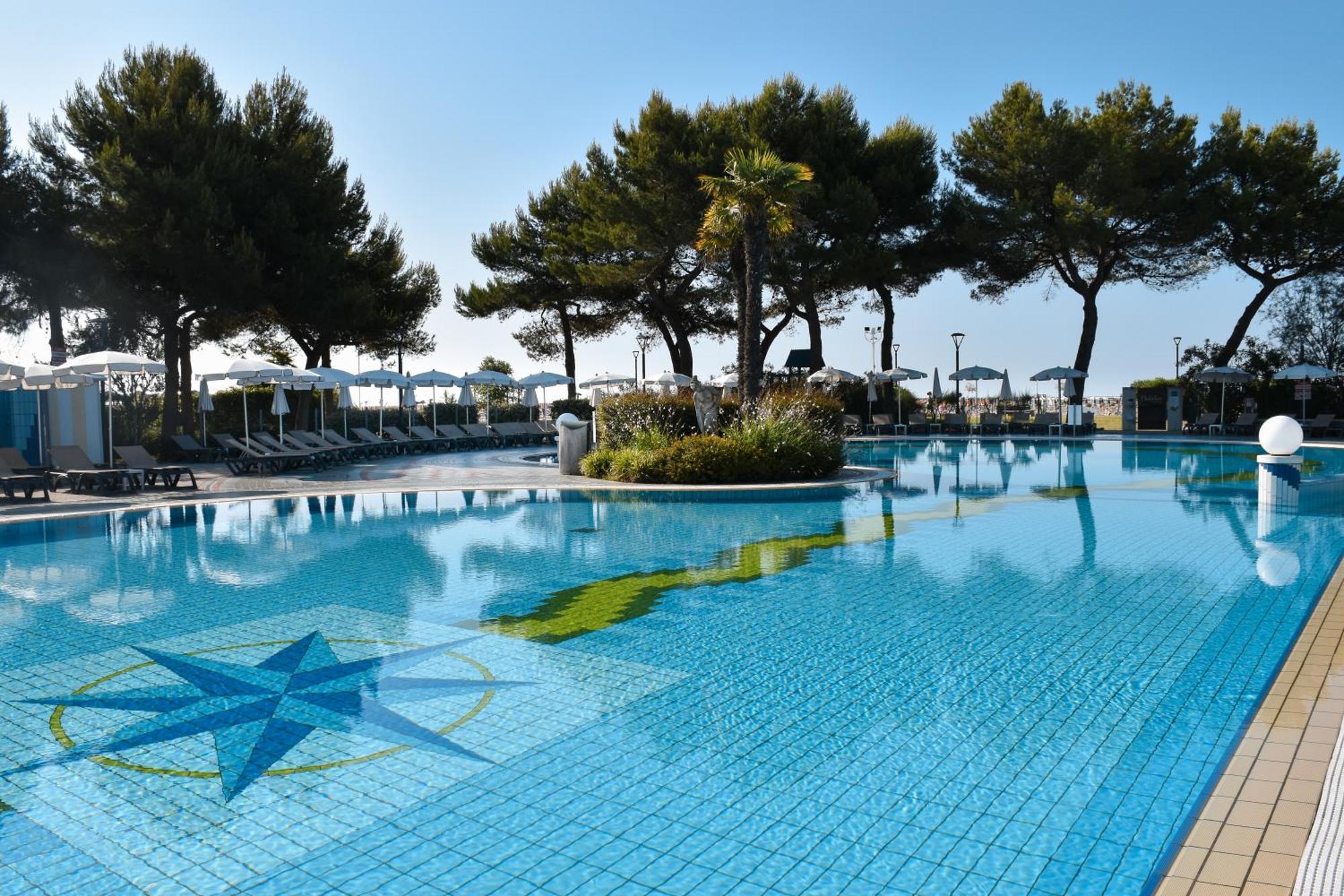 Aparthotel Holiday Hotel