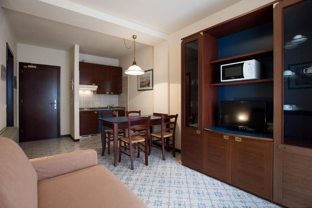 Aparthotel Holiday Hotel