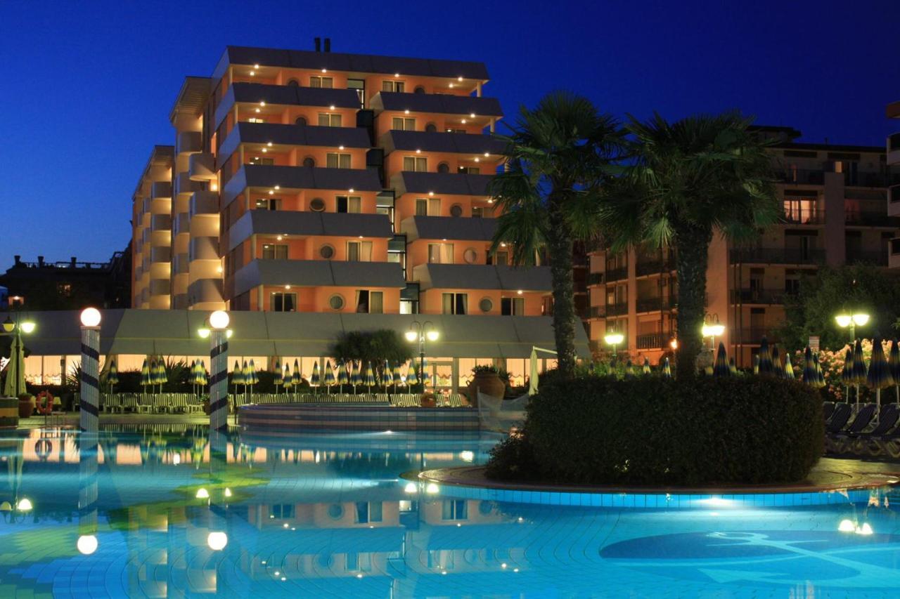 Aparthotel Holiday Hotel