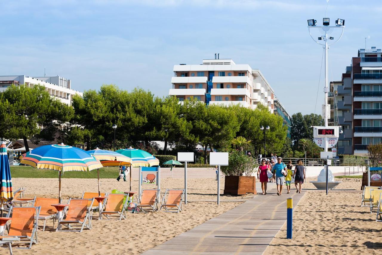 Aparthotel Holiday Hotel